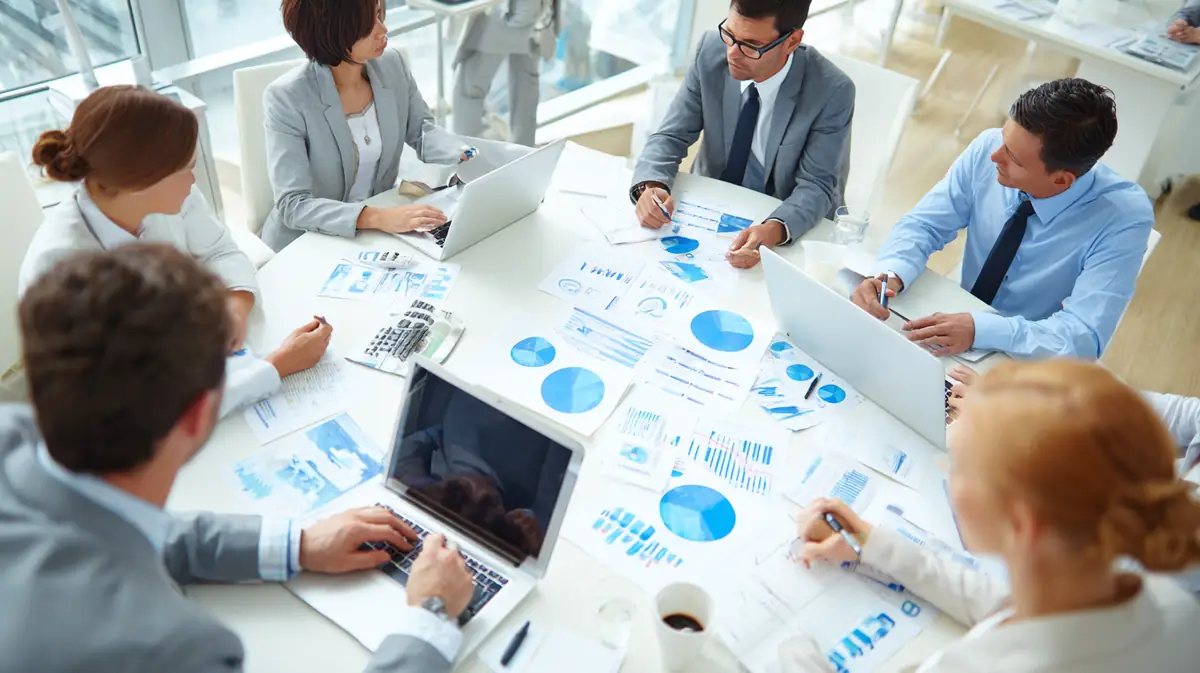 Contrato de prenda sin desplazamiento con llaves y documentación del vehículo